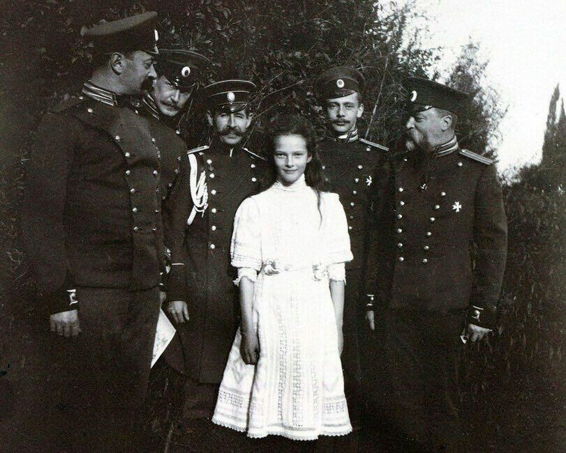 811x650, 123 Kb / романовы, княжна, татьяна, ч/б, 5в1