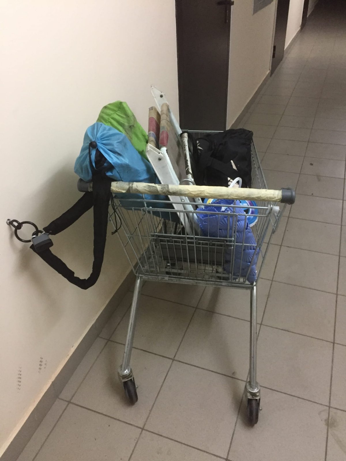 1200x1600, 184 Kb / тележка, прибита