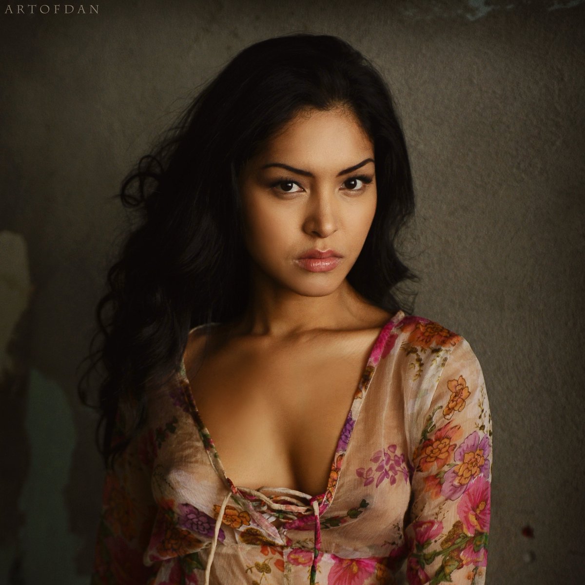 1200x1200, 162 Kb / ArtofdanPhotography, взгляд, брюнетка, блузка, Chloe Rose