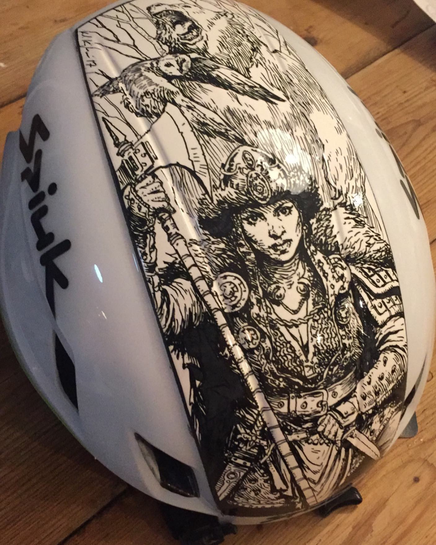 1406x1757, 291 Kb / Karl Kopinski, шапка, топор, велошлем, сова, медведь