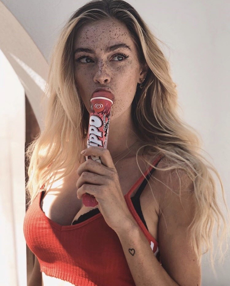 750x931, 140 Kb / веснушки, мороженое, тату, сердце, локоны, swantje paulina