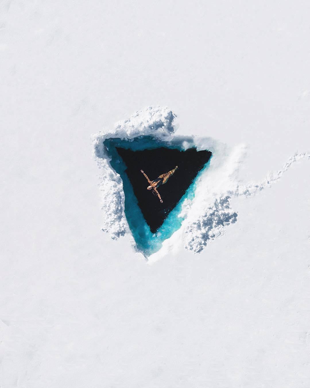 1080x1350, 61 Kb / снег, лед, прорубь, треугольник