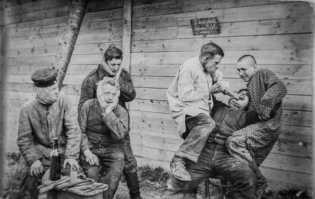 1280x809, 163 Kb / стоматолог, пациент, ч/б