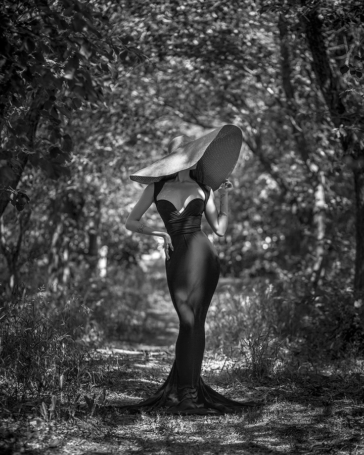 720x900, 334 Kb / ч/б, шляпа, платье