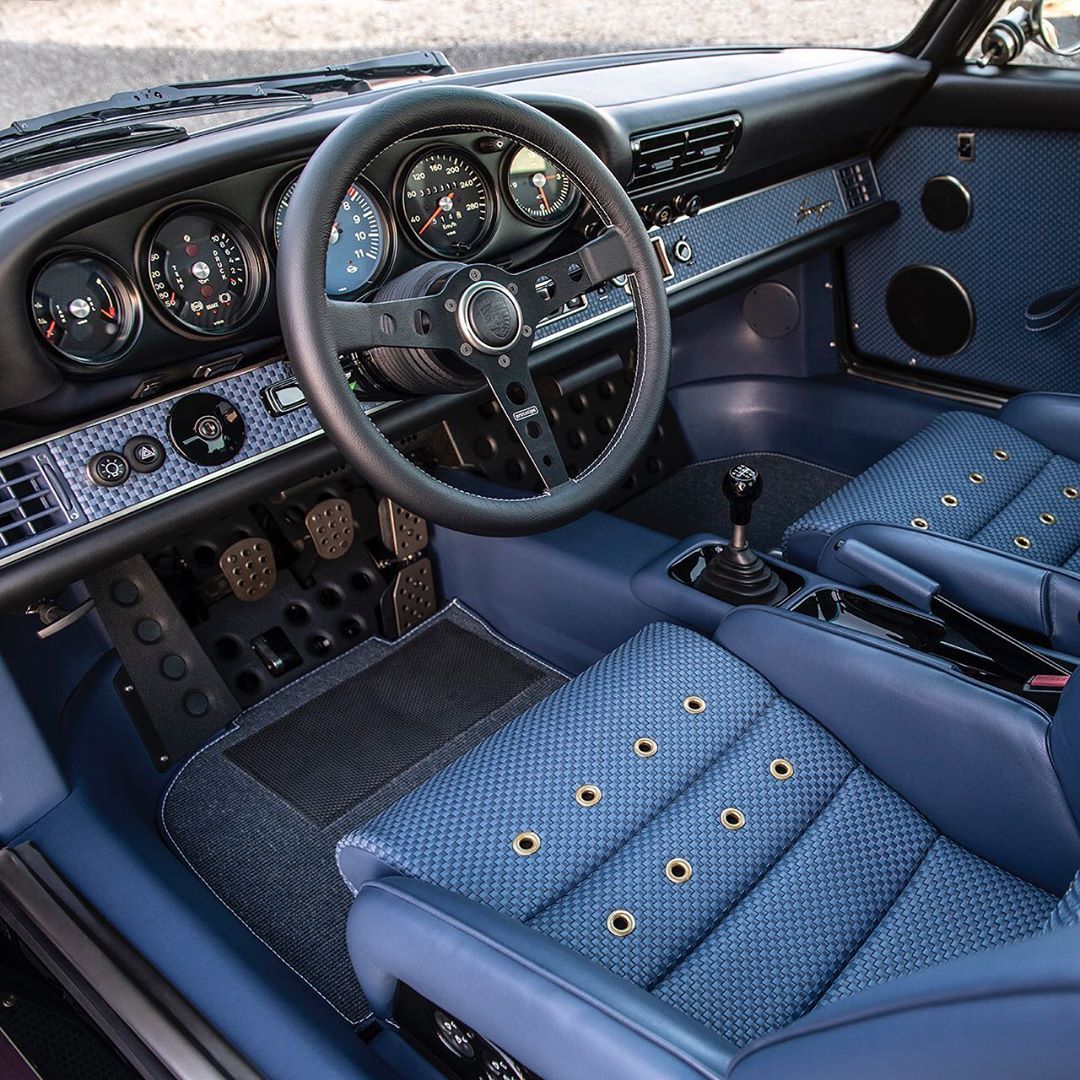 1080x1080, 251 Kb / автомобиль, классика, ретро, руль, салон, порше