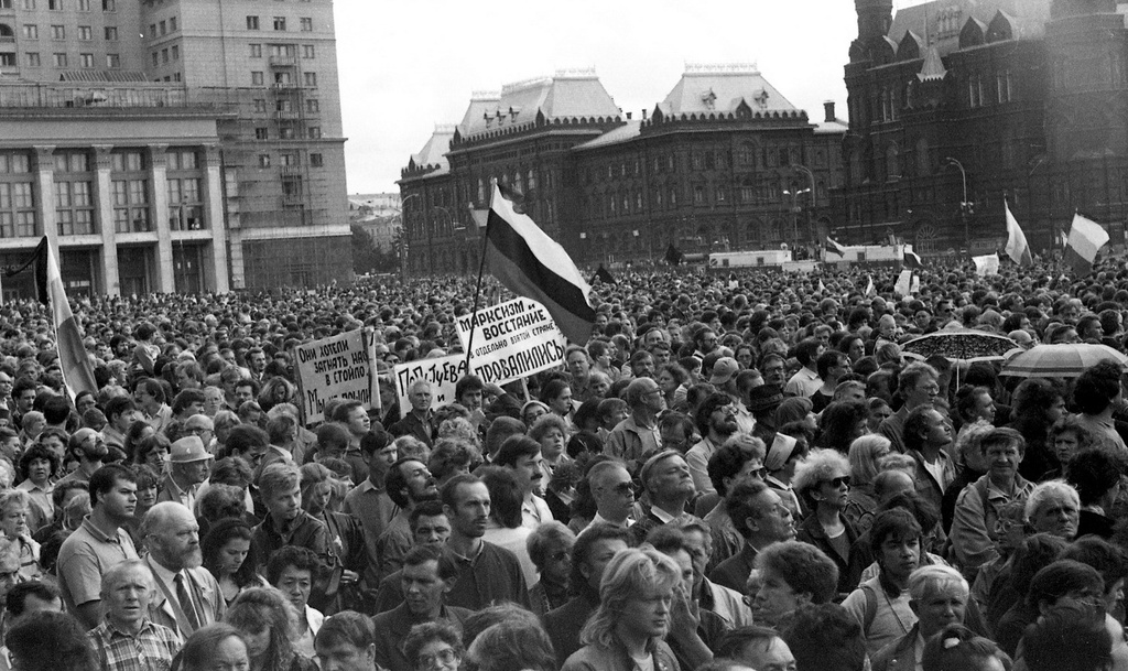 1024x609, 308 Kb / ч/б, Москва, митинг, плакат, протест, политота