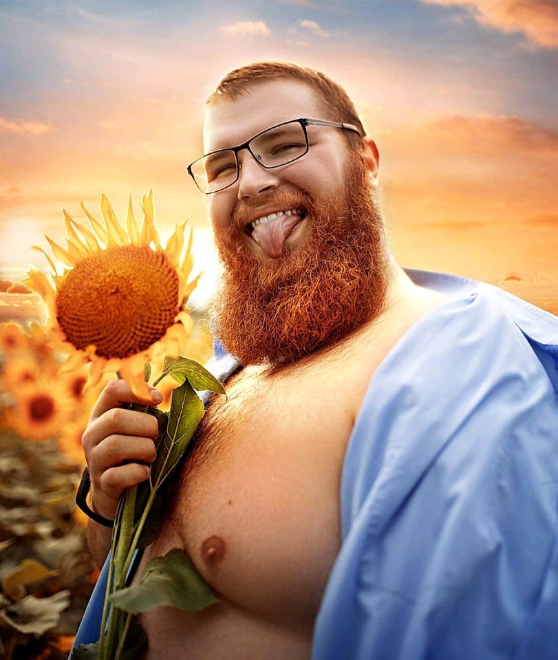 811x960, 126 Kb / рыжий, очки, борода, подслнух, сосок