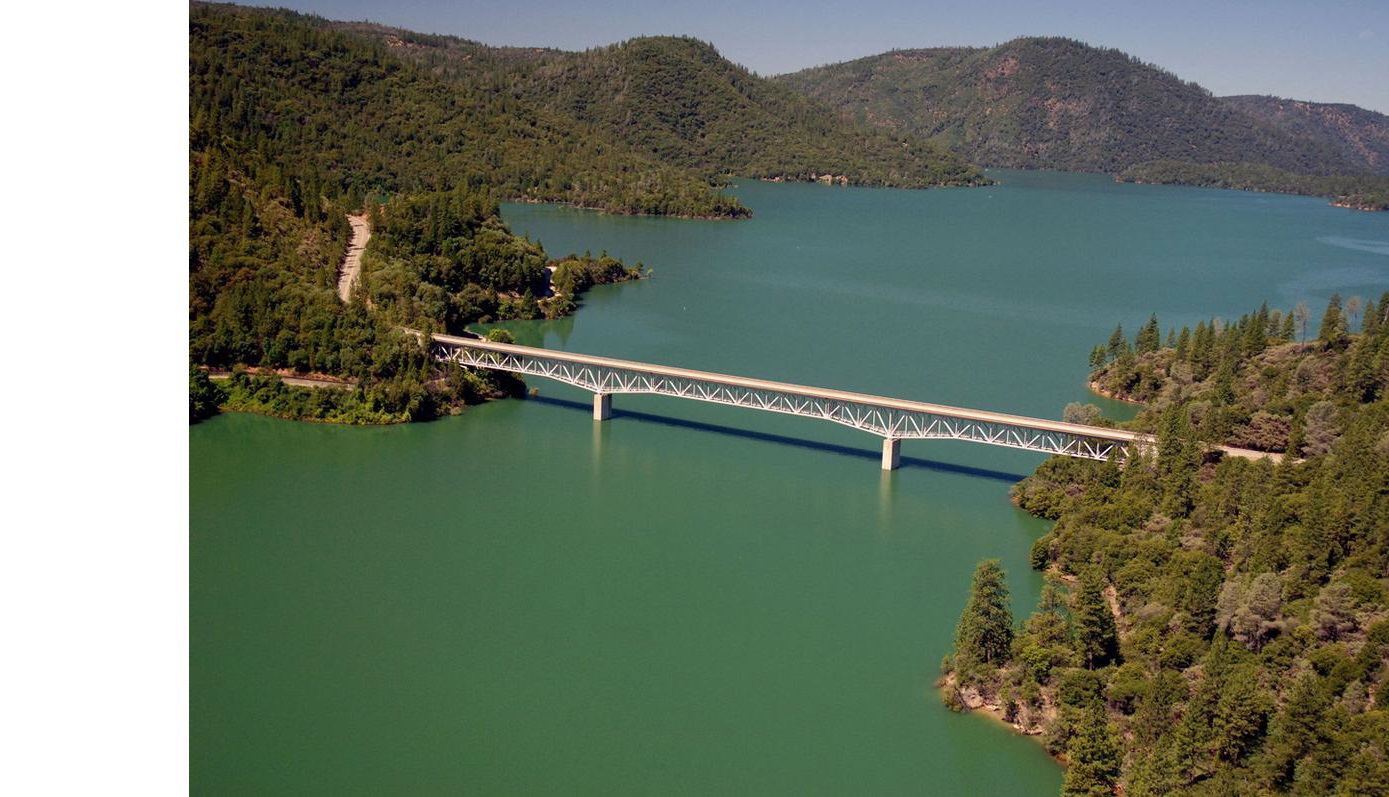 1389x797, 321 Kb / мост, озеро, зелень