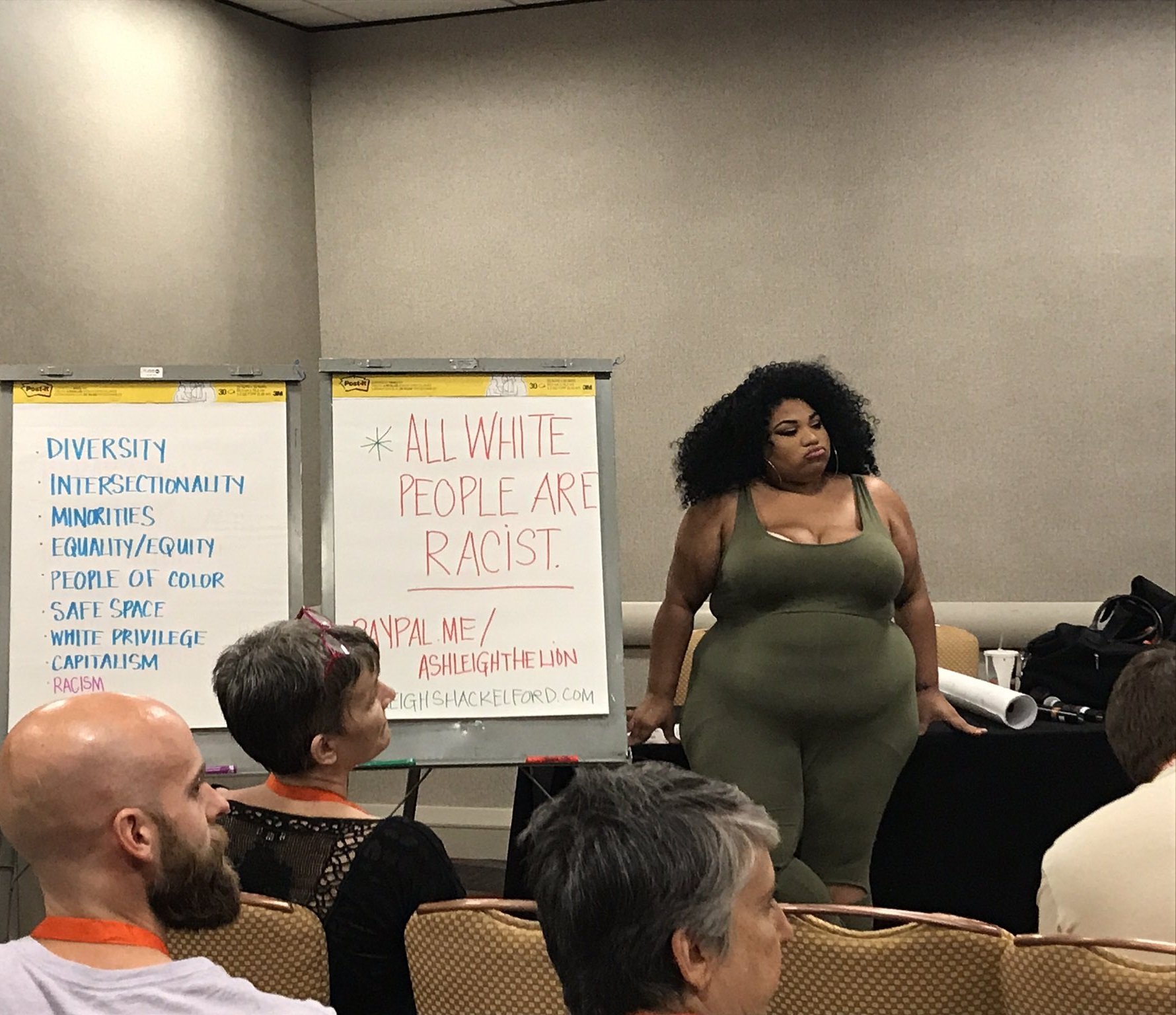 1780x1536, 351 Kb / белые, расисты, негритянка, тренинг, доска