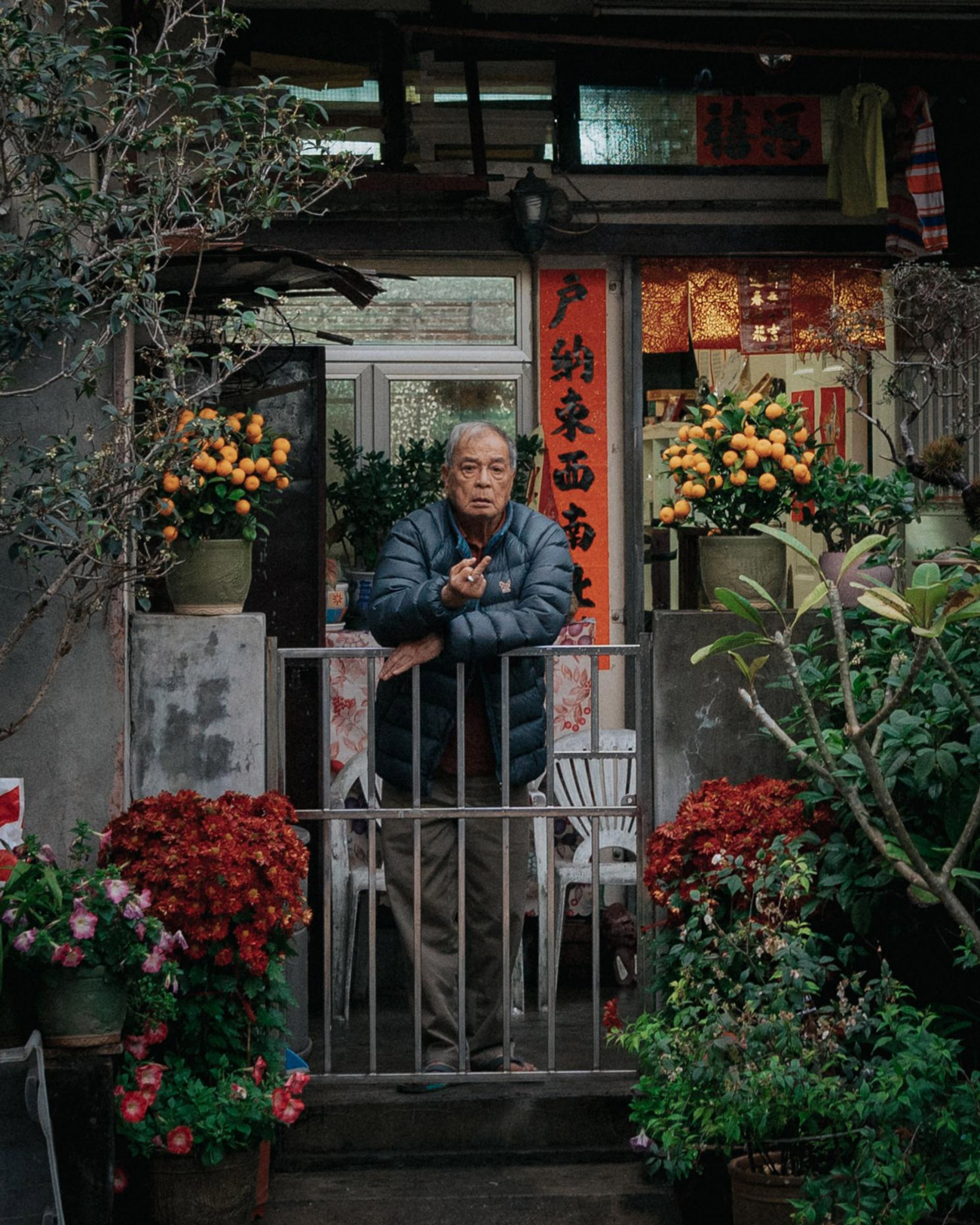 1300x1625, 591 Kb / японец, жест, приветствие, цитрус, иероглифы