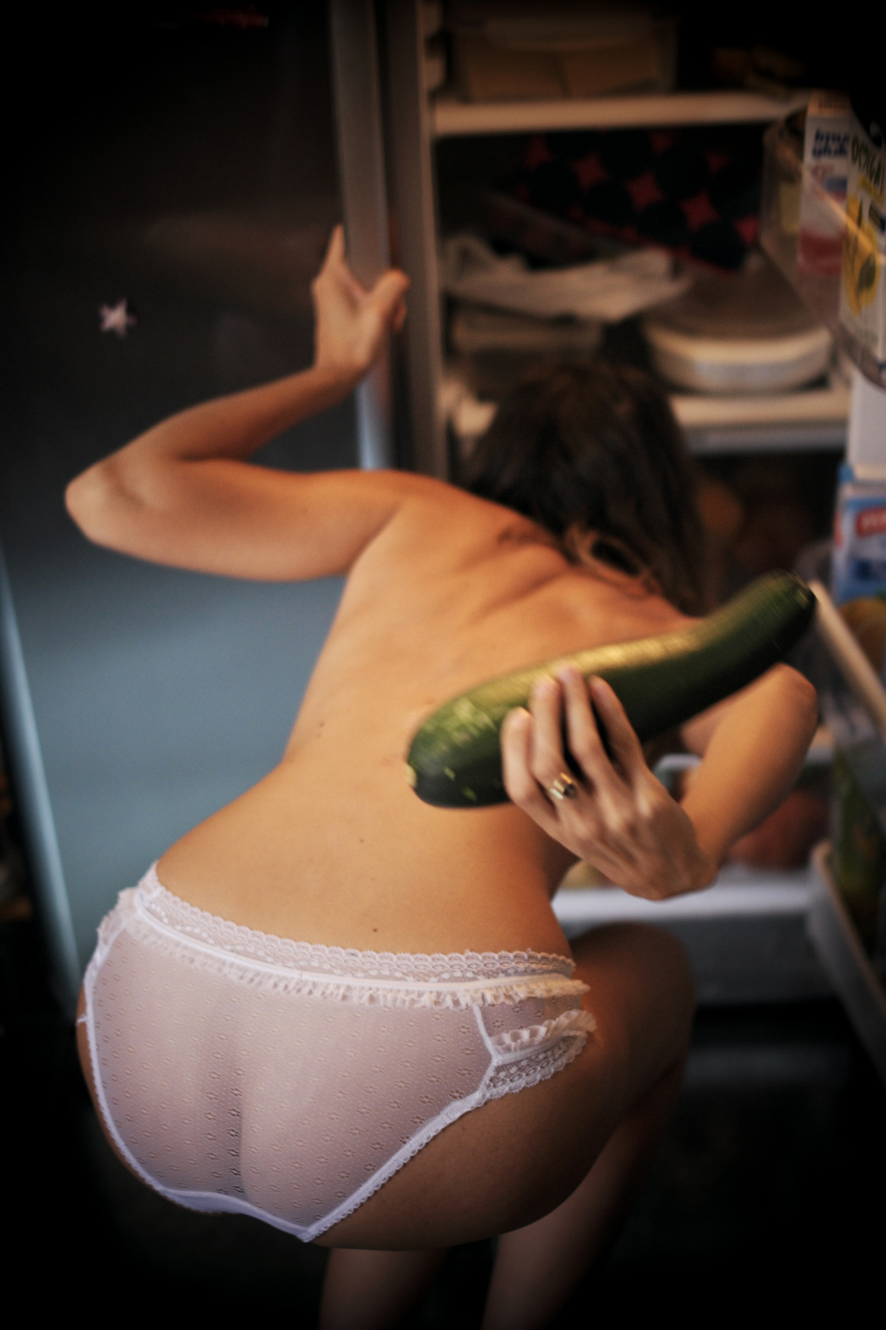 1280x1920, 406 Kb / холодильник, кабачок, попости, интрига