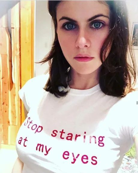 460x574, 37 Kb / футболка, глаза, alexandra daddario