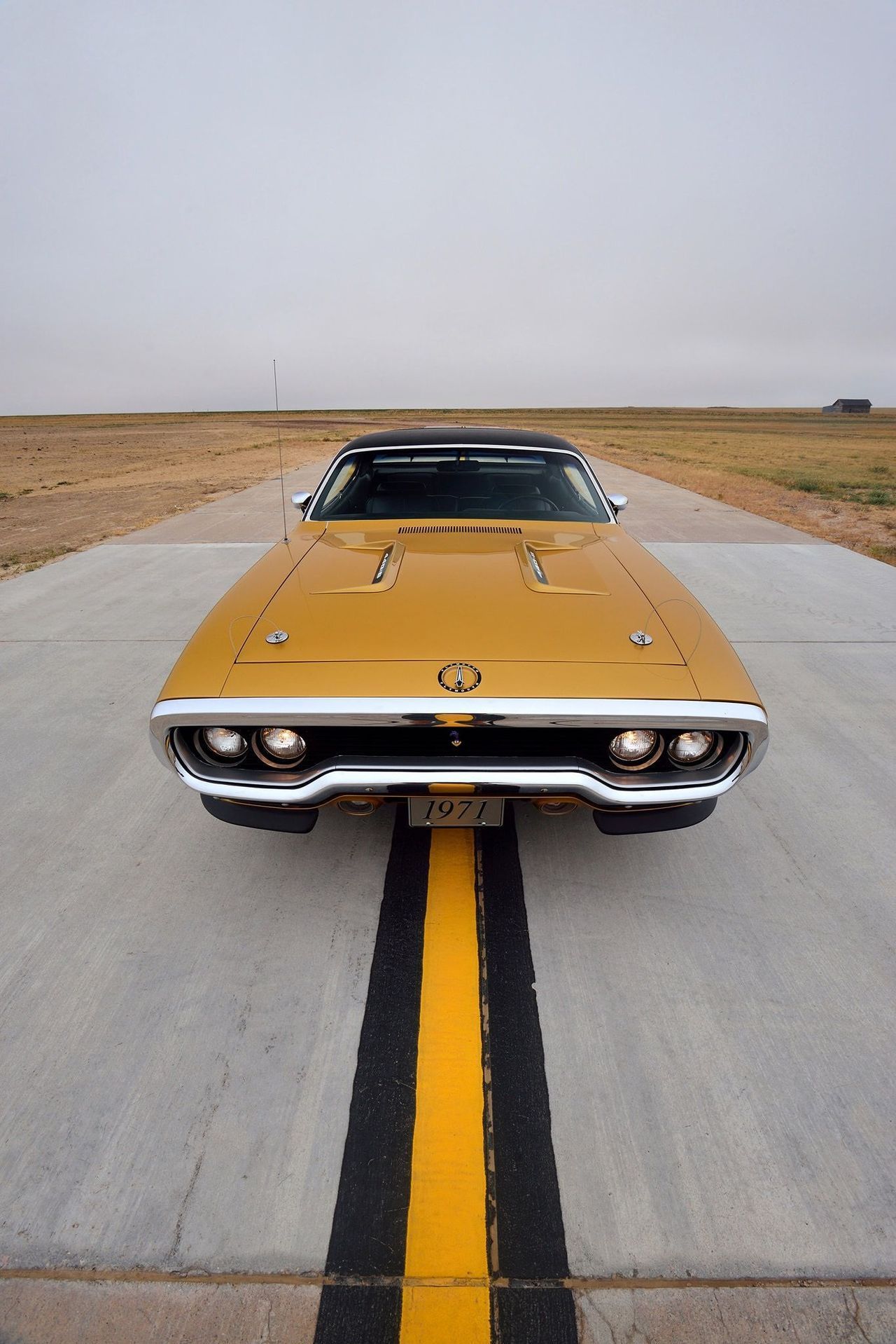 1280x1918, 270 Kb / автомобиль, классика, ретро, полоса, полоски, plymouth roadrunner, сша, маслкар