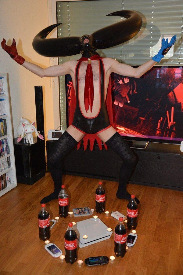 600x900, 154 Kb / чудак, кола, рога, косплей, кюбэй