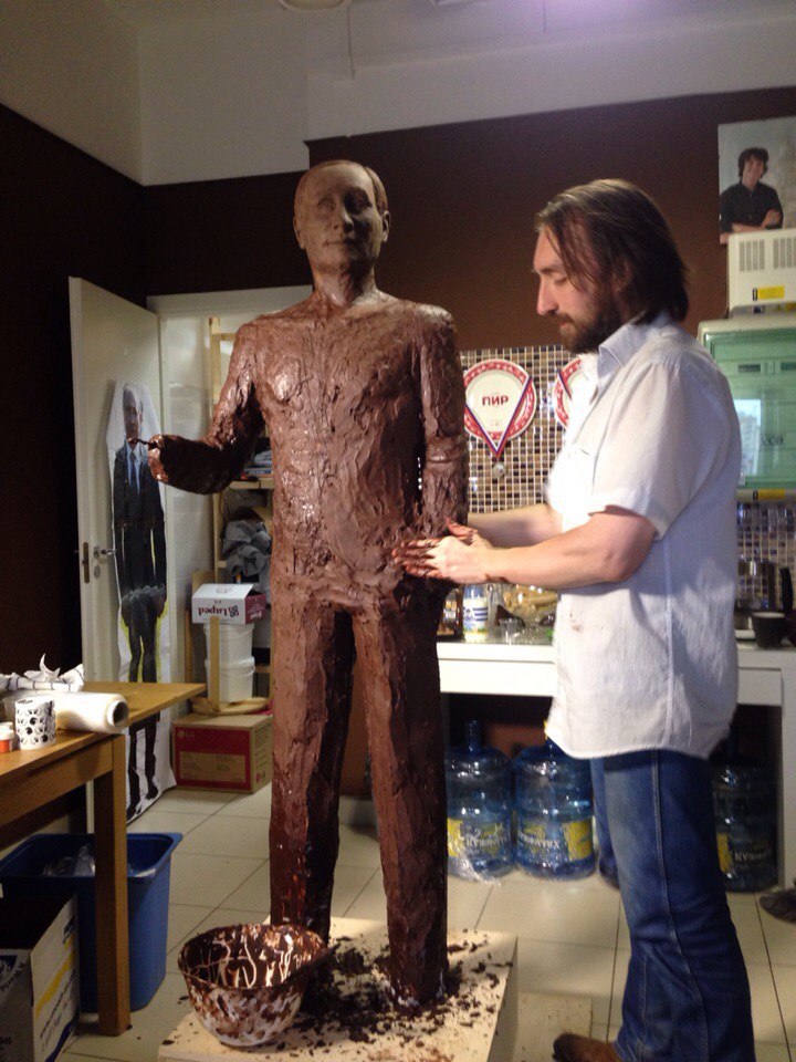 720x960, 145 Kb / скульптор, глина, скульптура