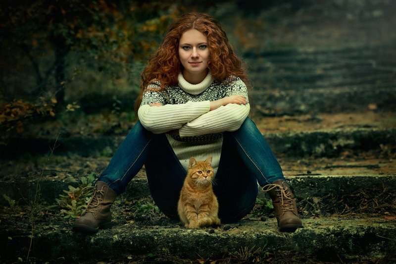 800x533, 83 Kb / рыжая, кот, кошка, ботинки, джинсы, свитер, лестница, ступени