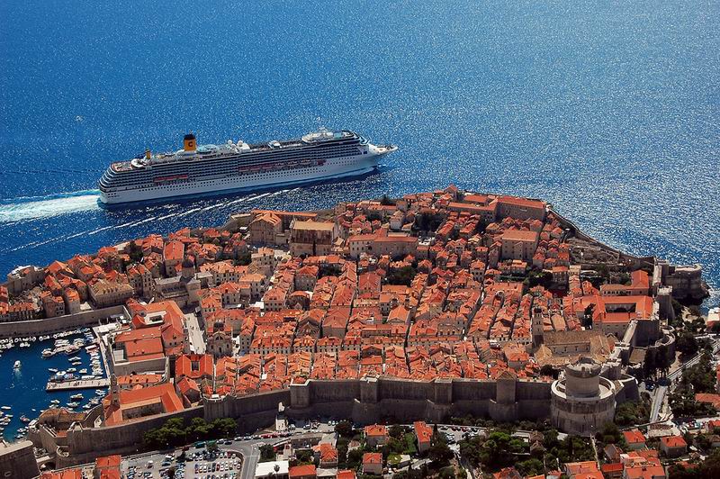 800x532, 157 Kb / море, городок, корабль