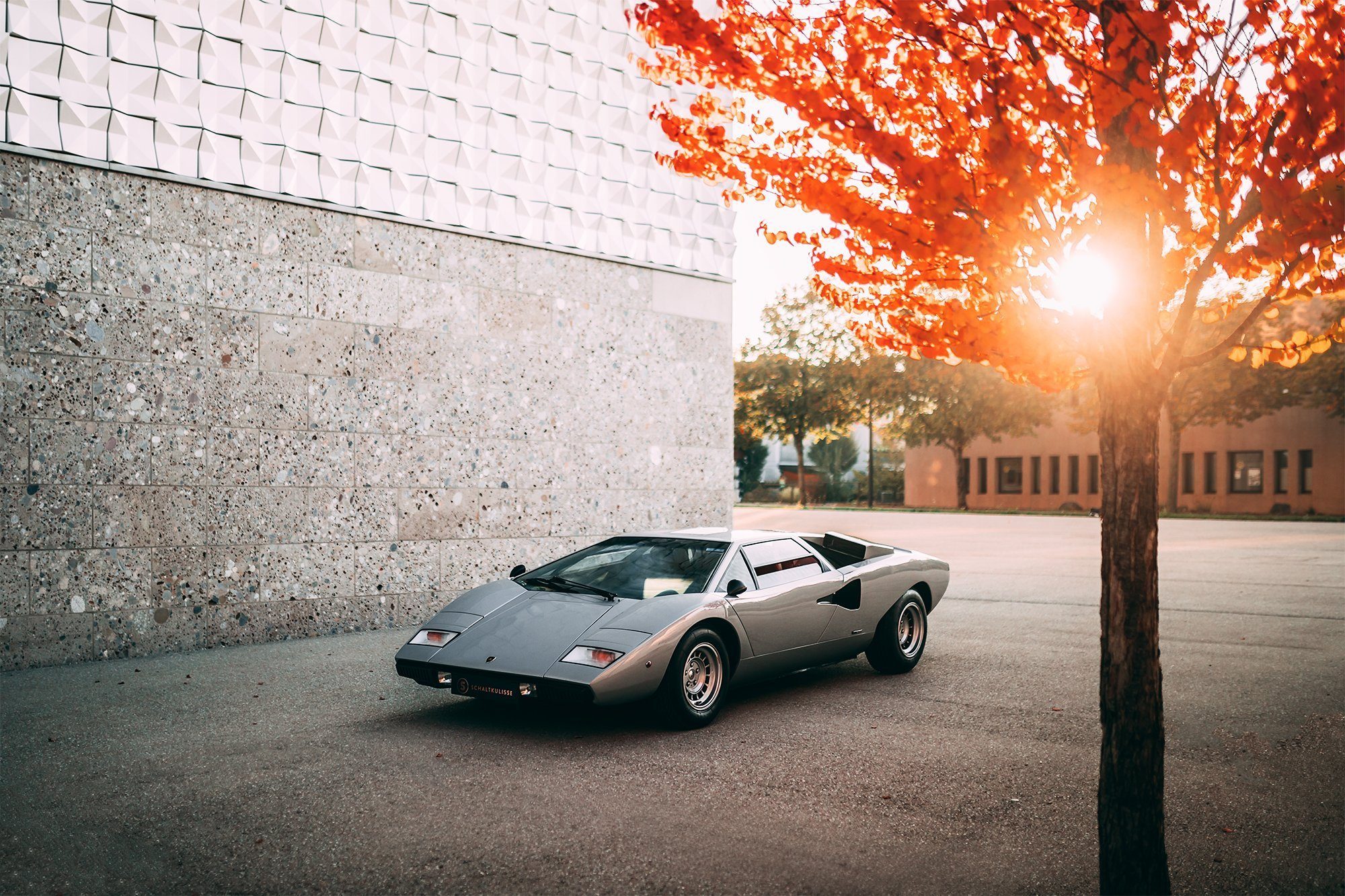 2000x1333, 628 Kb / автомобиль, классика, ретро, солнце, дерево, осень, Lamborghini, Ламборгини