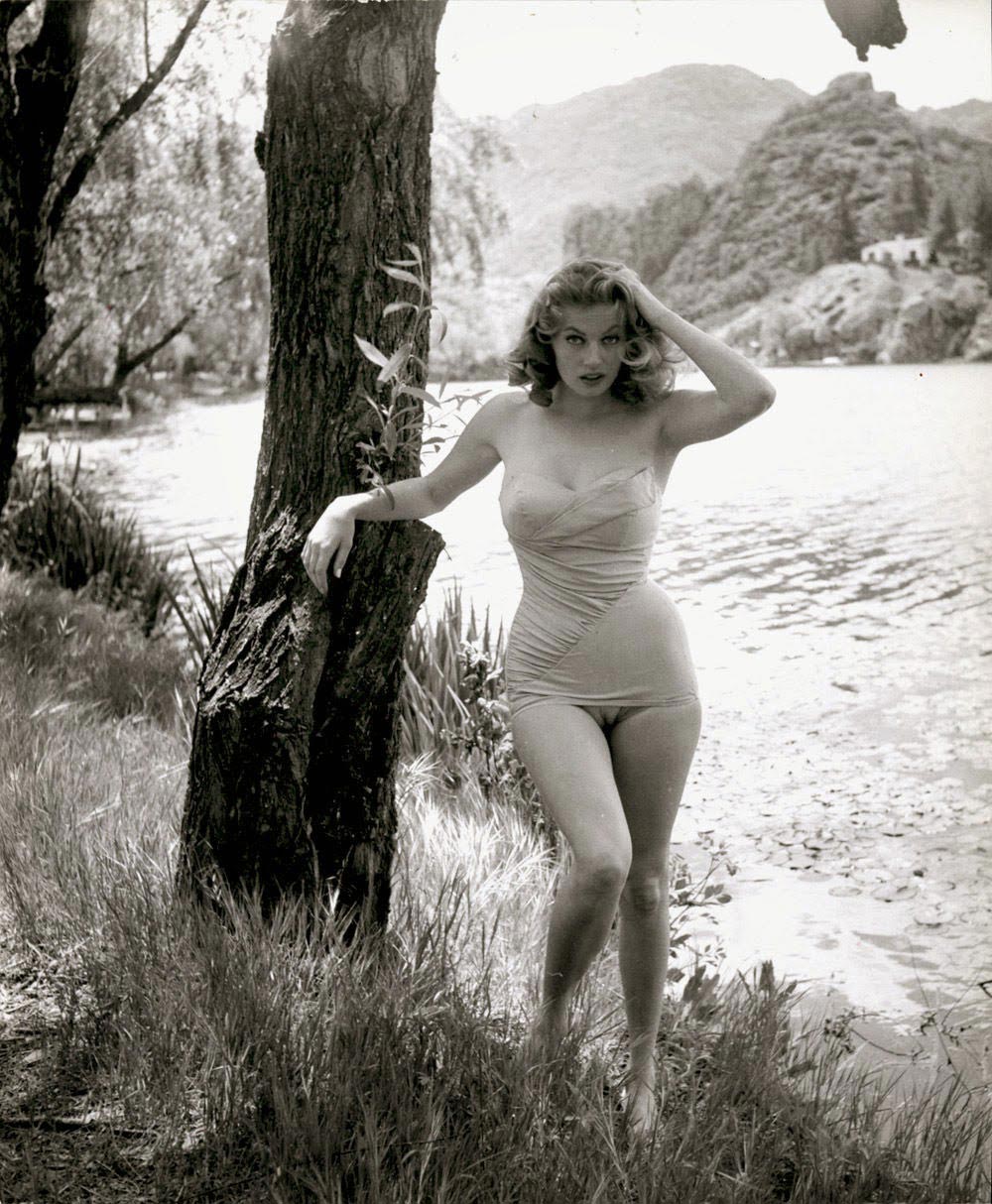 1000x1214, 215 Kb / Анита Экберг, купальник, река, горы, лес, дерево, Anita Ekberg