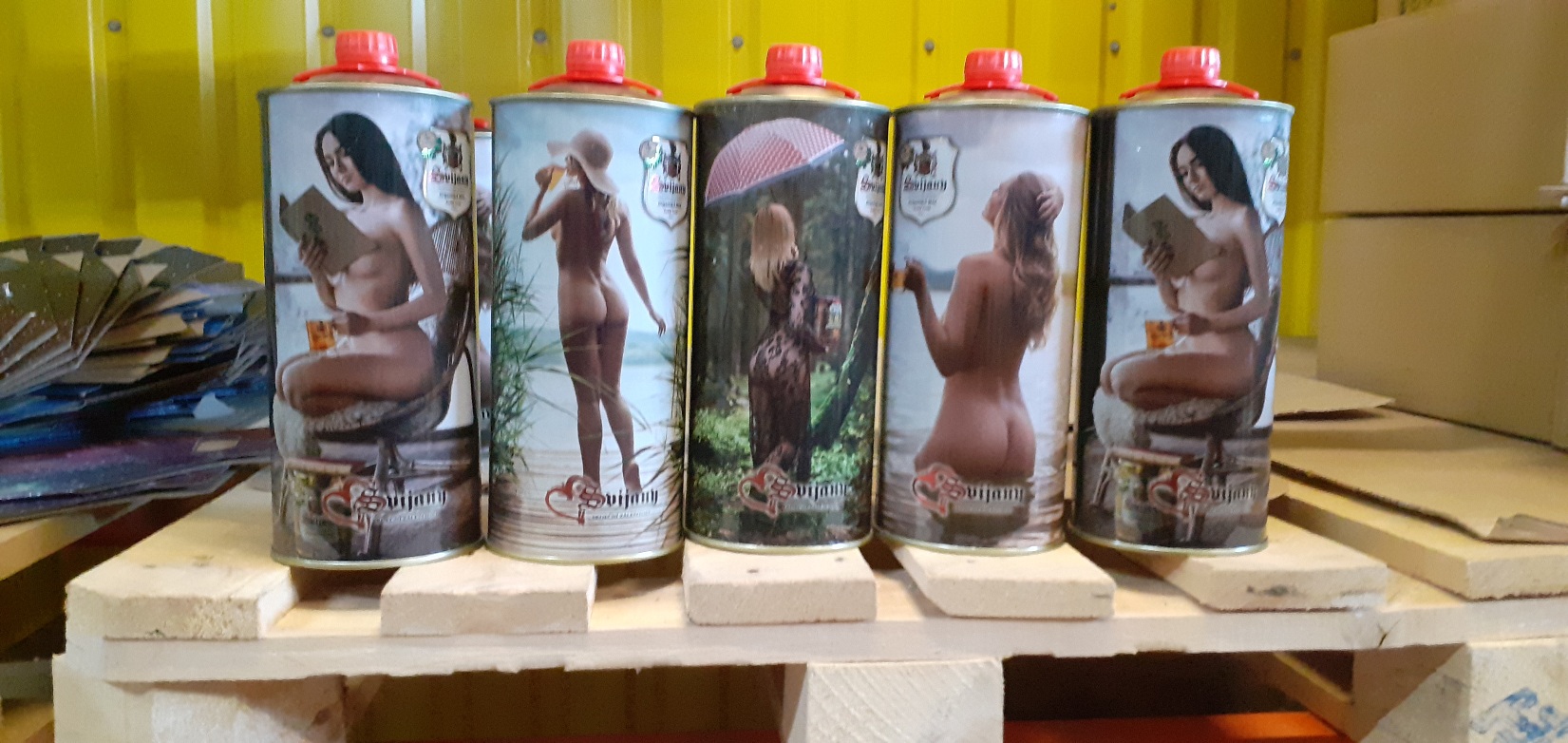 1651x782, 373 Kb / склад, пиво, поддон