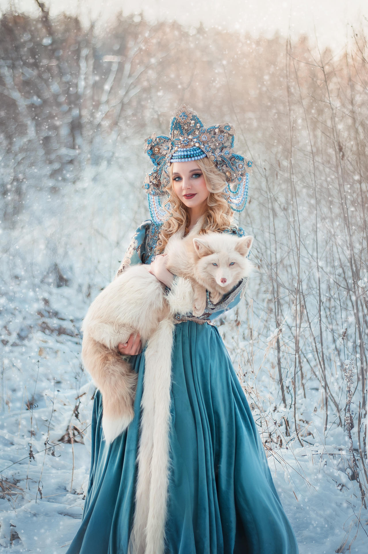 1280x1928, 363 Kb / снегурочка, кокошник, лиса, снег, зима, ветки, кусты