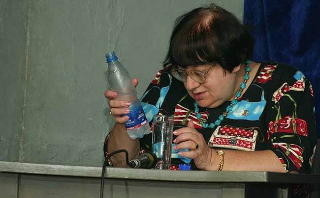 650x404, 31 Kb / новодворская, плюшка