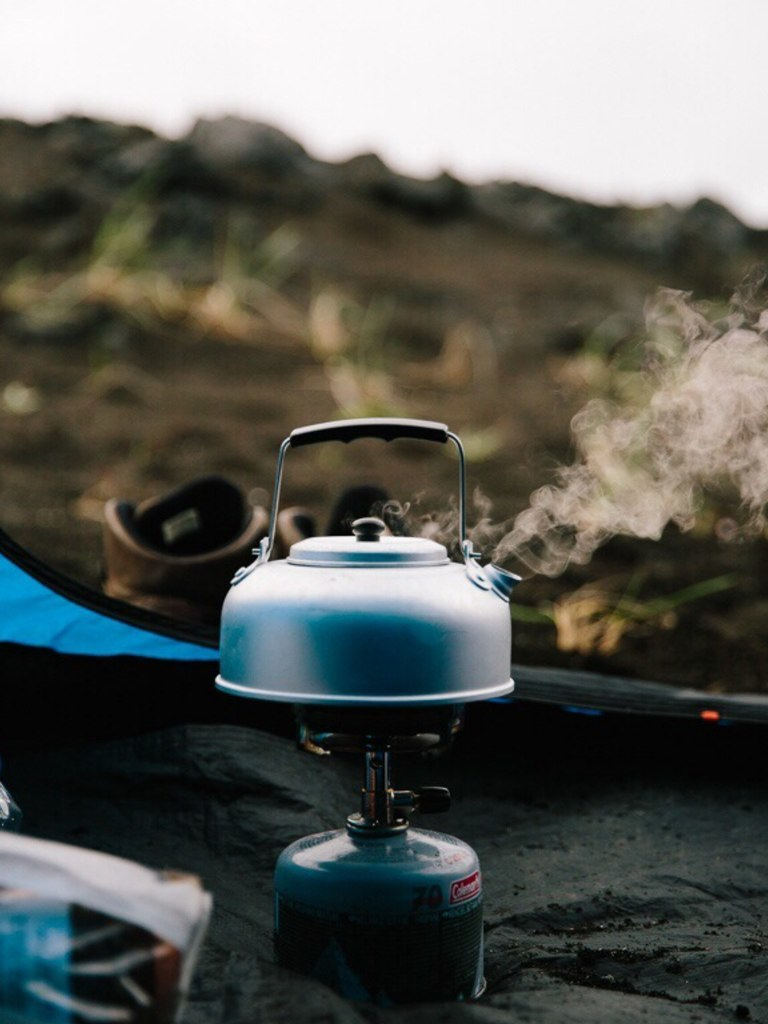 768x1024, 150 Kb / чайник, горелка, плита, ботинки, палатка