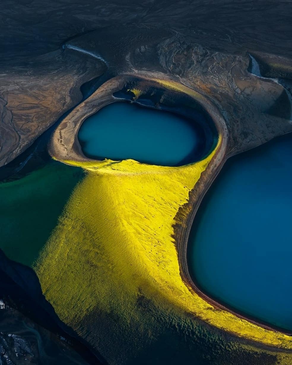 984x1231, 174 Kb / горы, озеро, желтый, Исландия