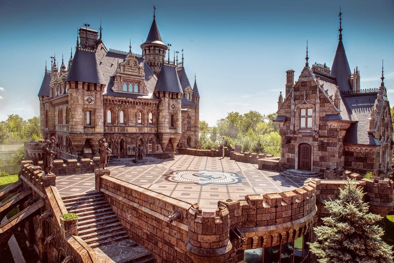 1500x1001, 323 Kb / замок, Гарибальди, готика, деревья, небо