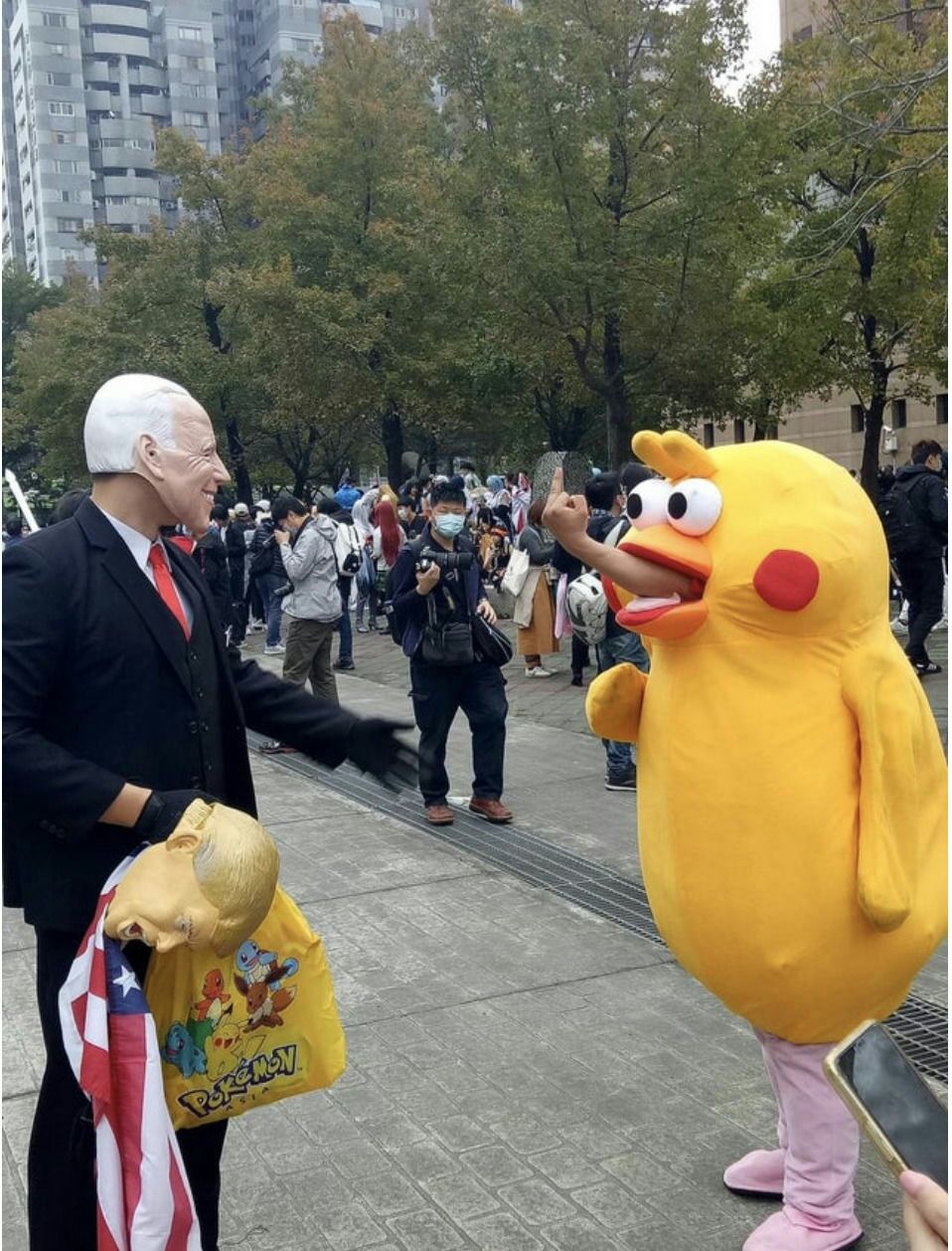 958x1258, 227 Kb / ростовая кукла, маска, фак