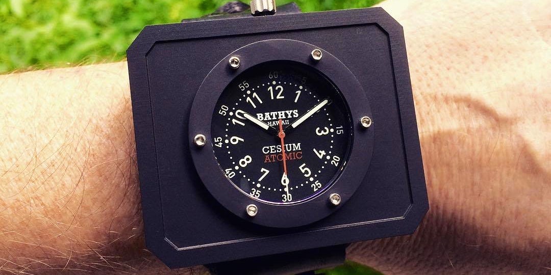 1080x540, 102 Kb / часы, атомные