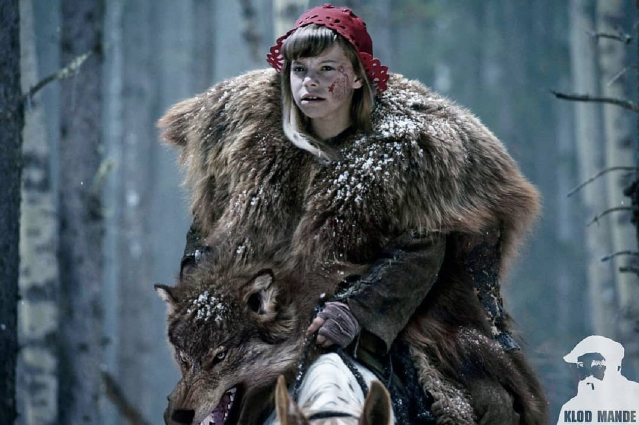 1296x862, 166 Kb / Красная шапочка, волк, шкура, лес