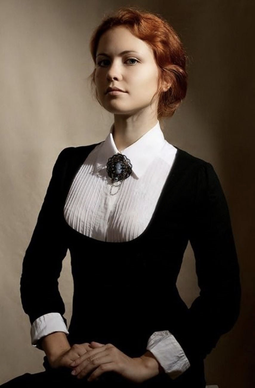 855x1300, 185 Kb / рыжая, женщина, брошь