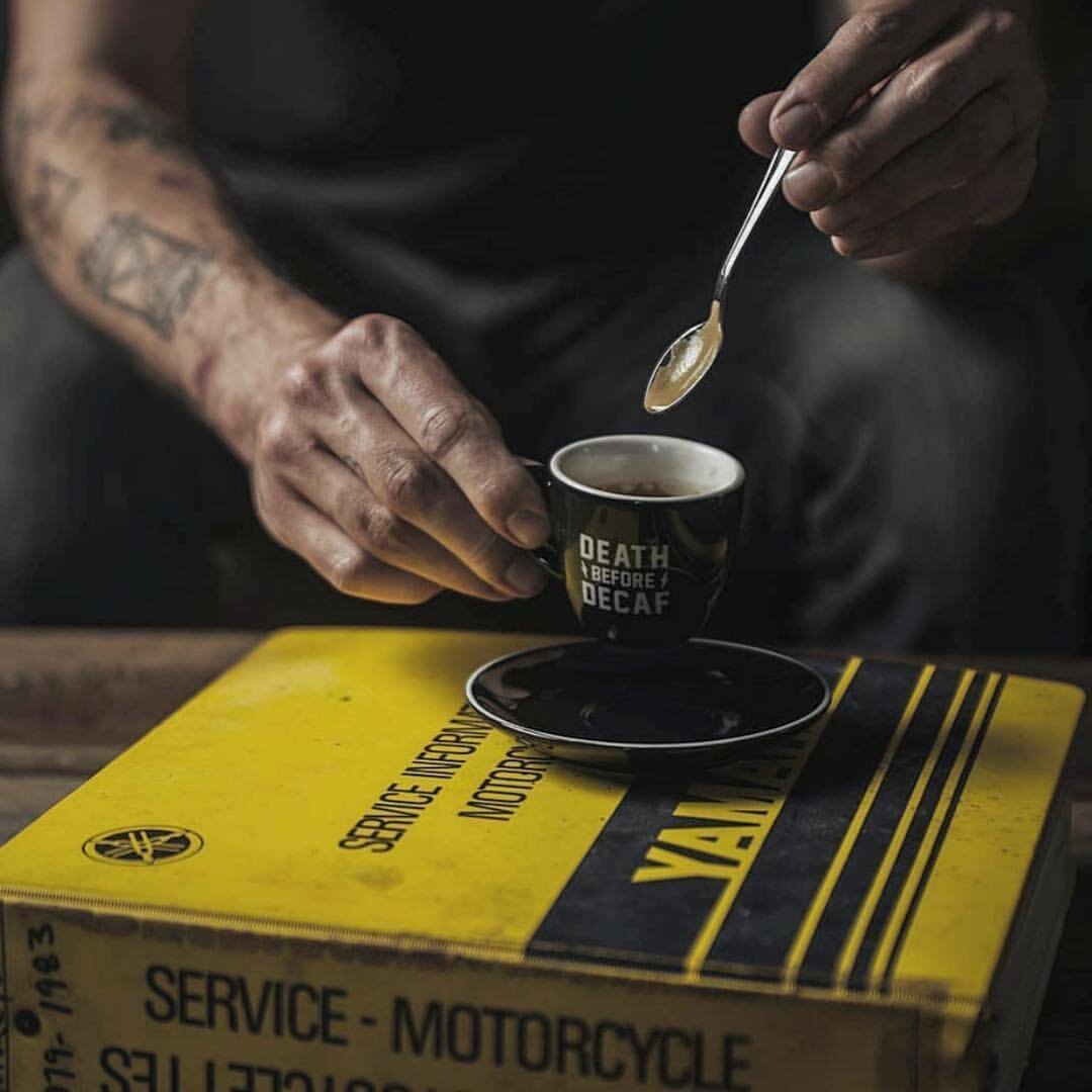 1080x1080, 81 Kb / чашка, книга, тату