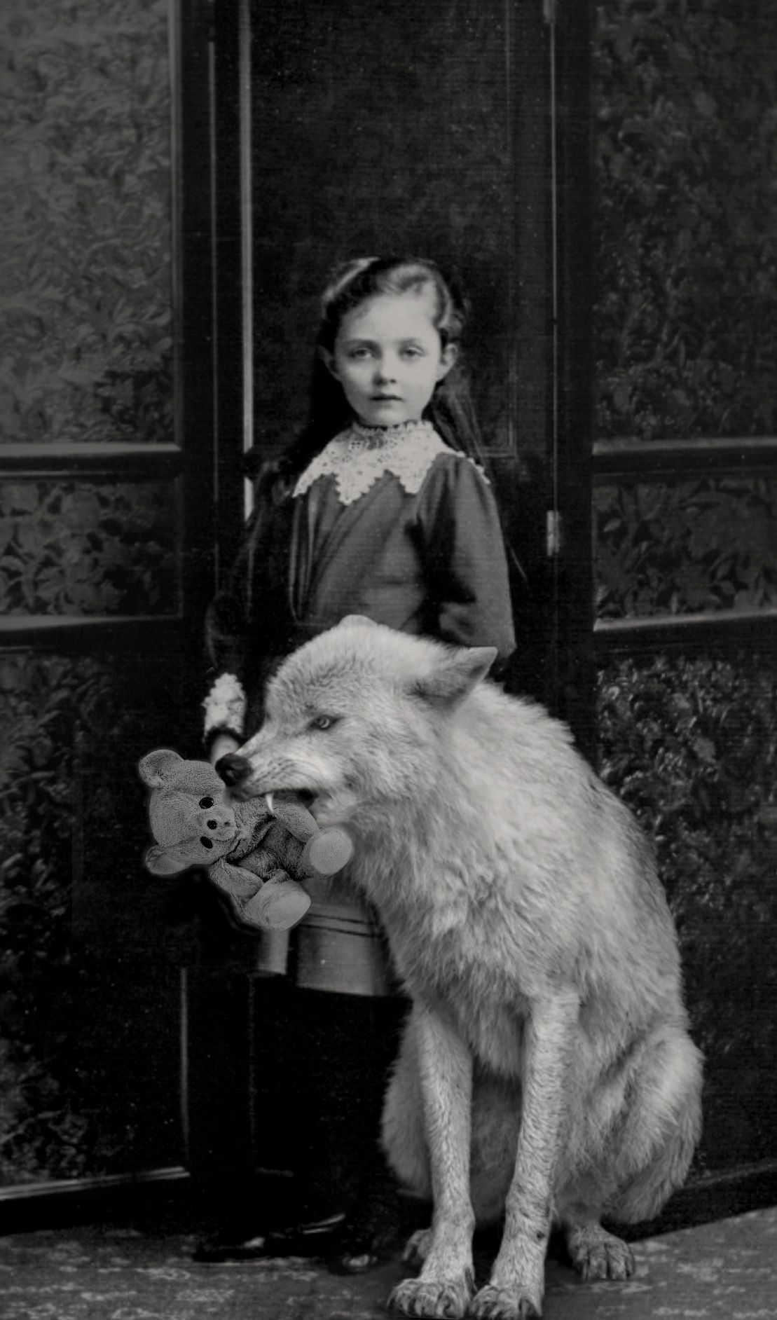 1109x1884, 193 Kb / девочка, волк, игрушка, ч/б