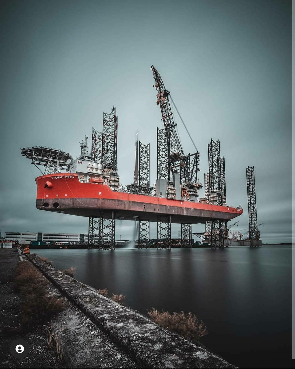 960x1200, 177 Kb / кран, судно, сухогруз, танкер, порт, причал