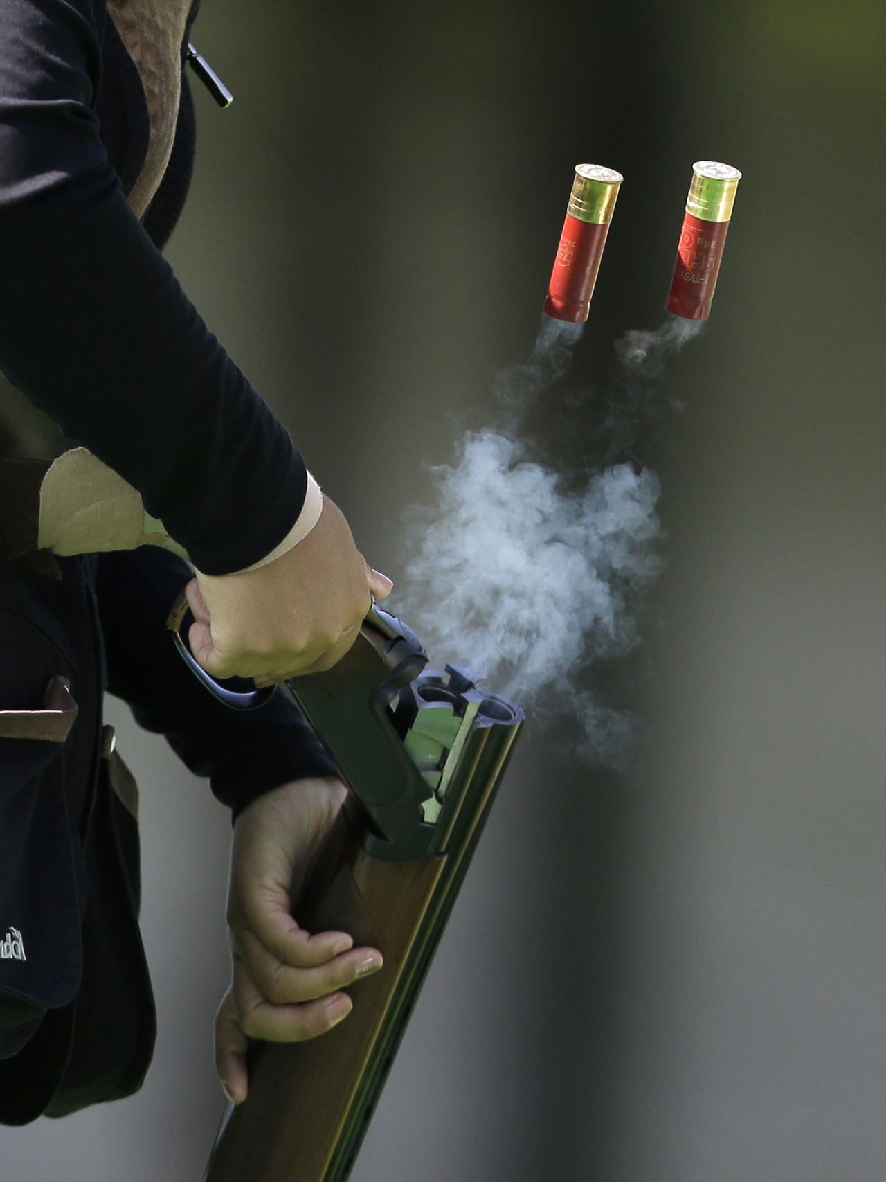 1280x1707, 133 Kb / выстрел, гильза, ружье, дым, ствол, двустволка, два дымящихся ствола