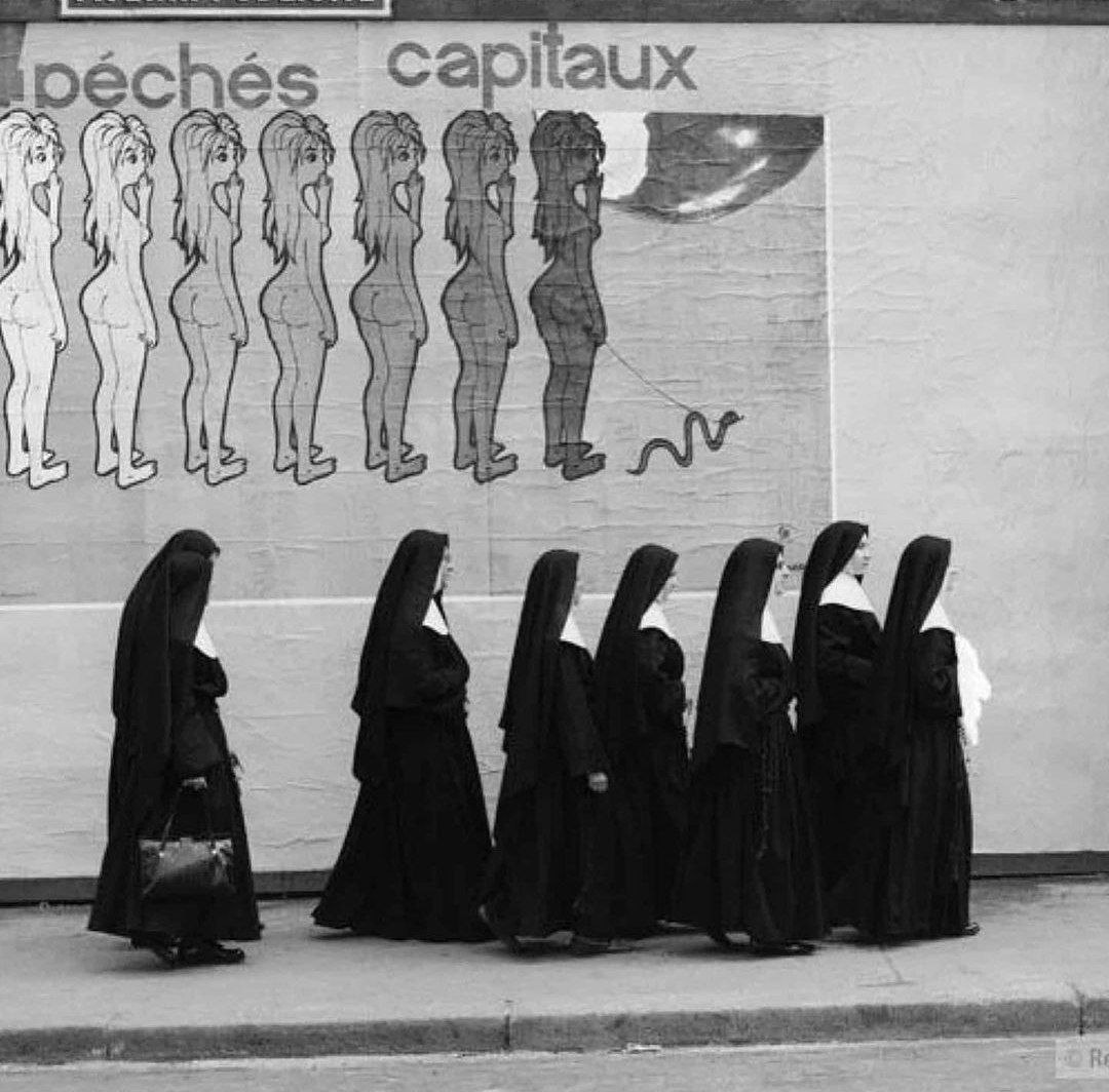 1080x1064, 184 Kb / монашки, плакат, змея