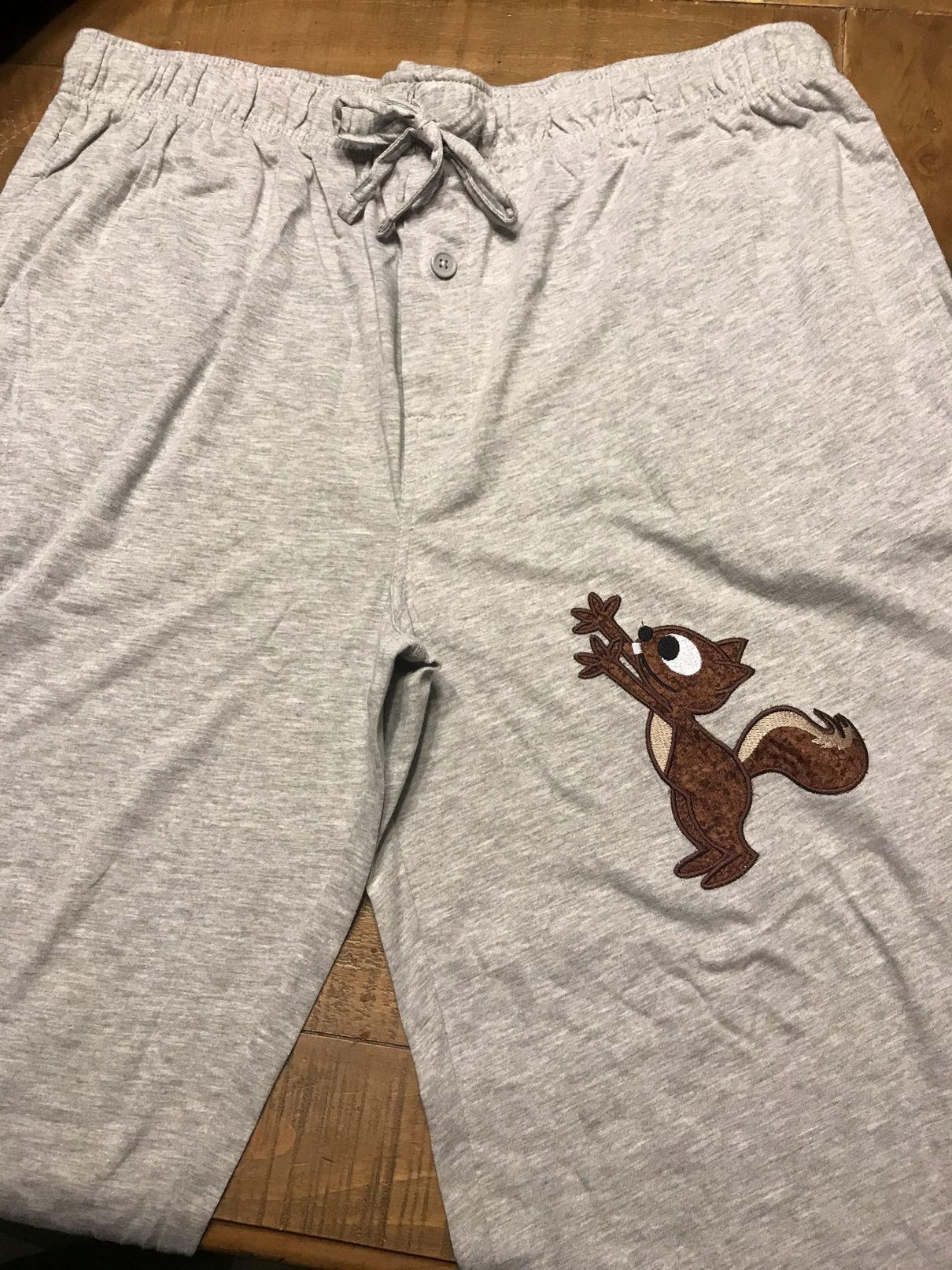 1210x1613, 418 Kb / Белка, бурундук, орешки, шорты