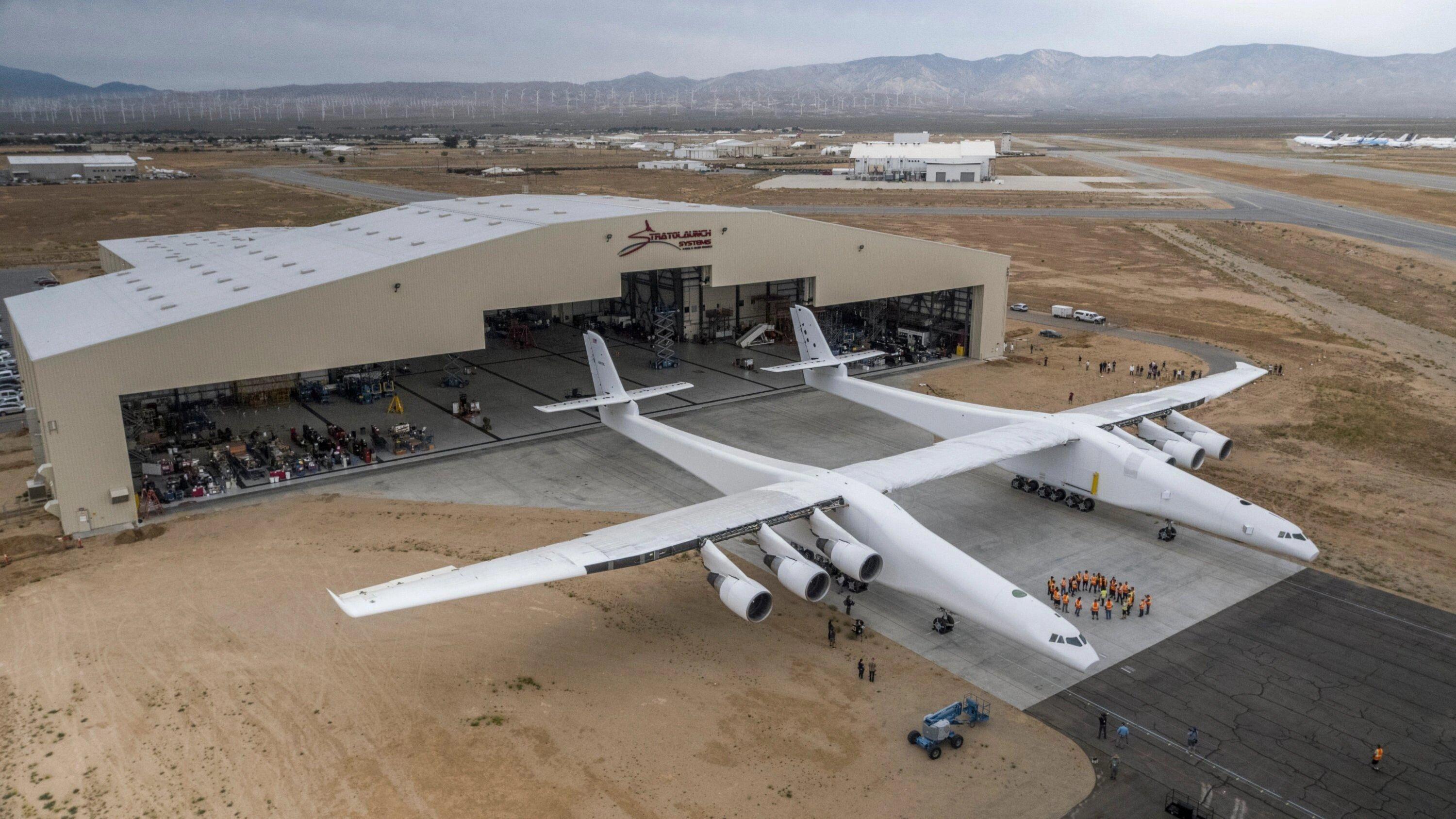 3000x1687, 610 Kb / Stratolaunch, двухфюзеляжный, самолёт, большой, самый, США, Калифорния, космос, ракета, запуск, NASA