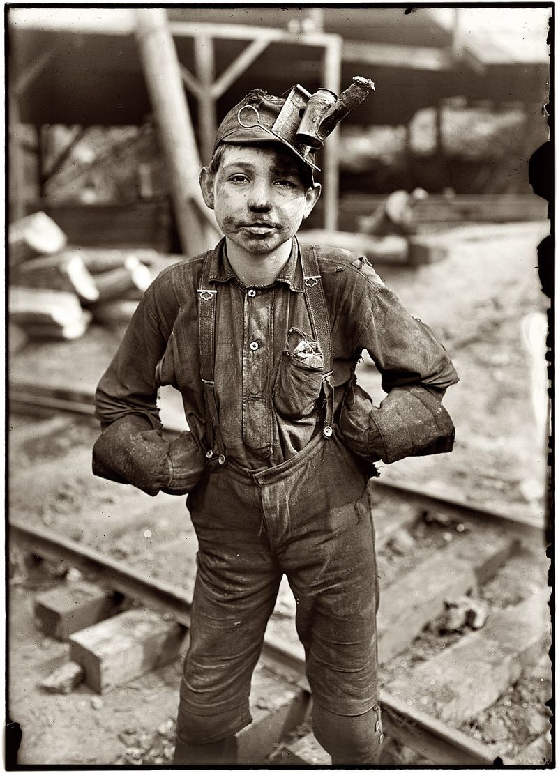 800x1109, 189 Kb / беспризорник, ч/б