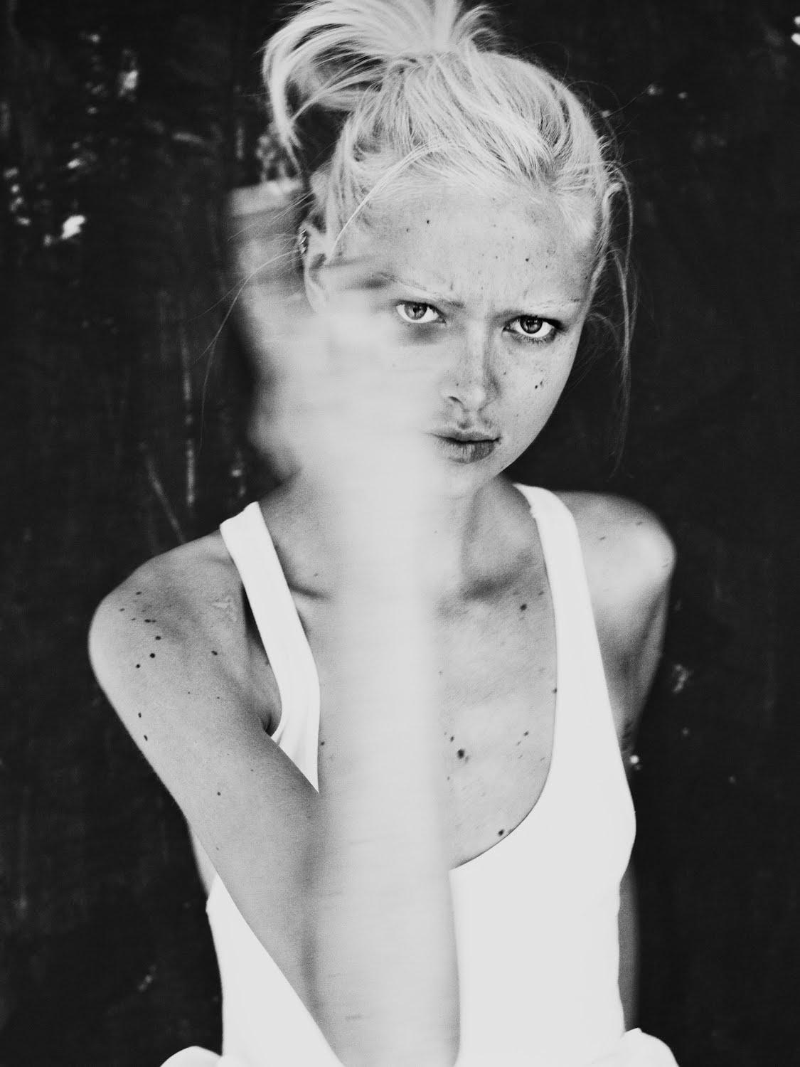 1125x1500, 129 Kb / девка, ч/б, веснушки, взгляд, Kaja Sokola