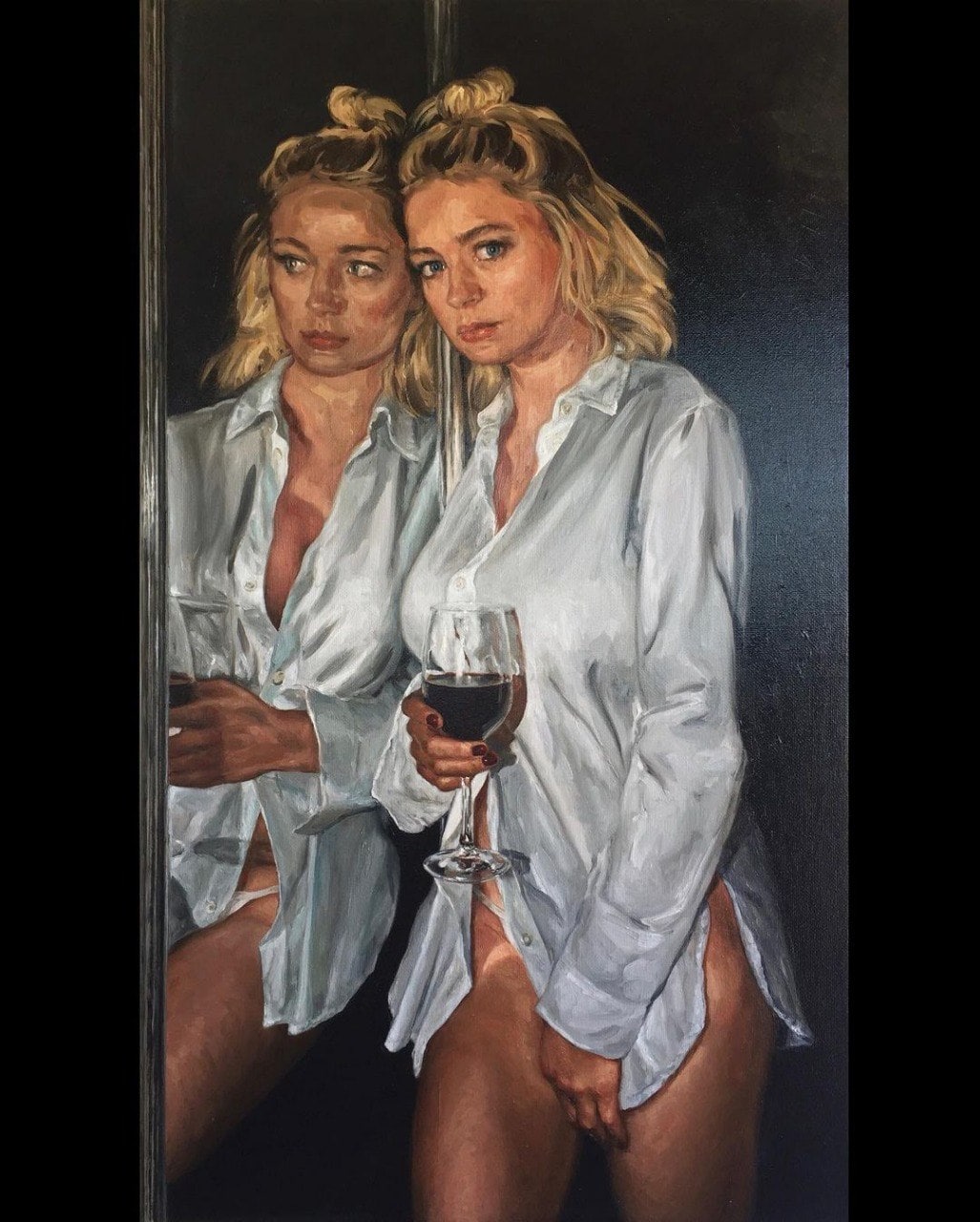 1027x1280, 198 Kb / девка, рубашка, бокал, напиток, рисунок, зеркало, отражение