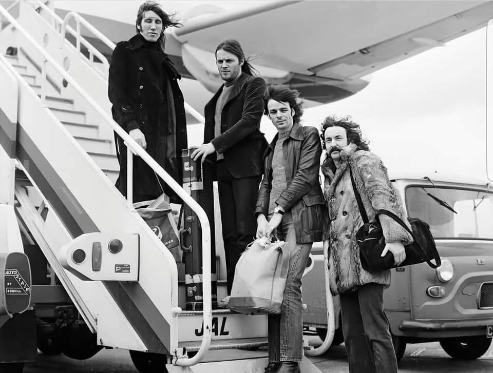 960x727, 73 Kb / пинк флойд, трап, самолет, ч/б