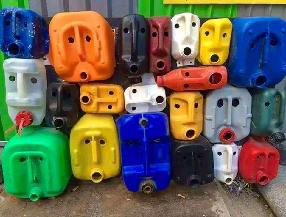 960x730, 67 Kb / канистры