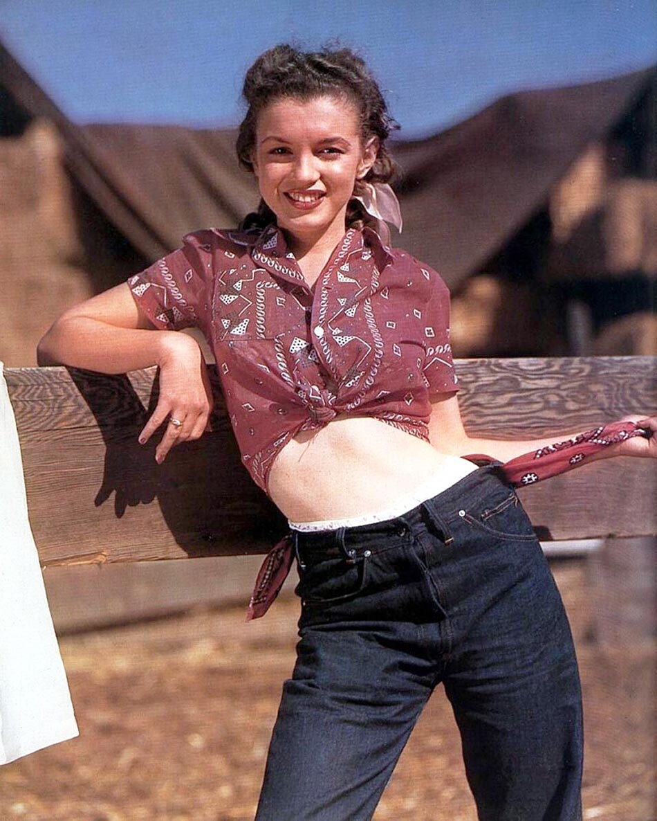 950x1186, 168 Kb / Marilyn Monroe, Мэрилин Монро, рубашка, джинсы