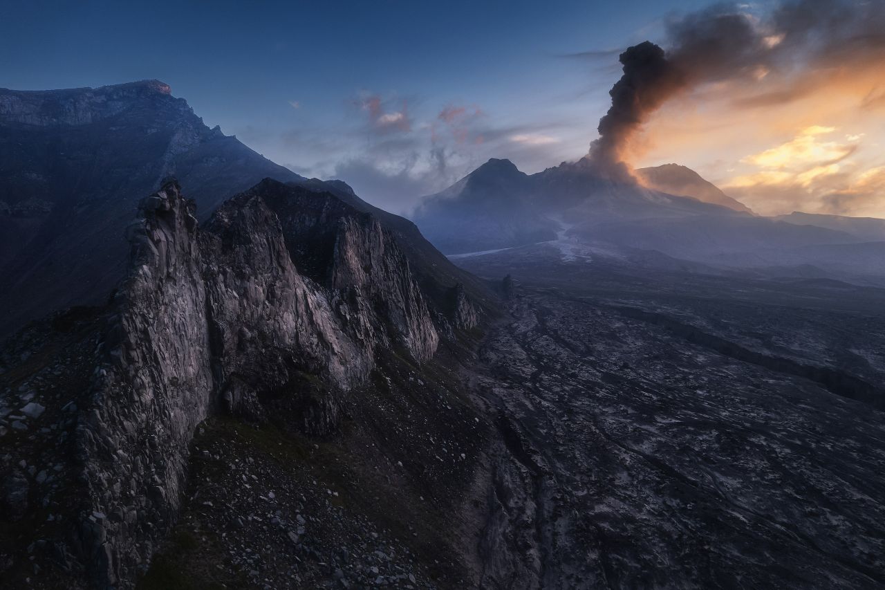 1280x853, 141 Kb / вулкан, пепел, Камчатка, горы, скалы