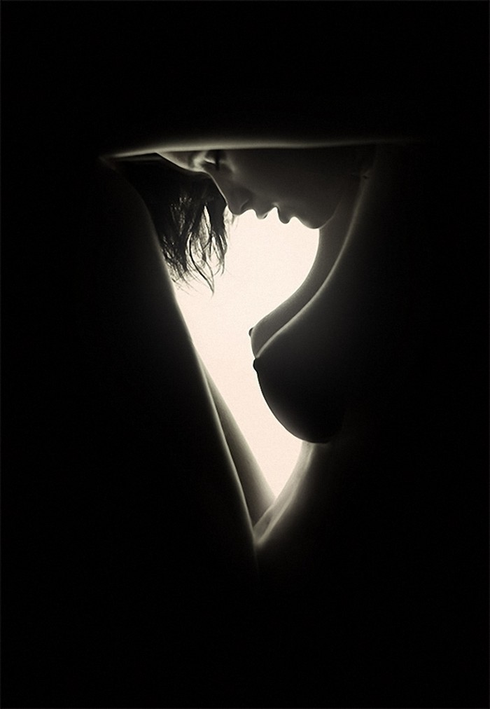 700x1012, 57 Kb / ч/б, топлесс, сиськи