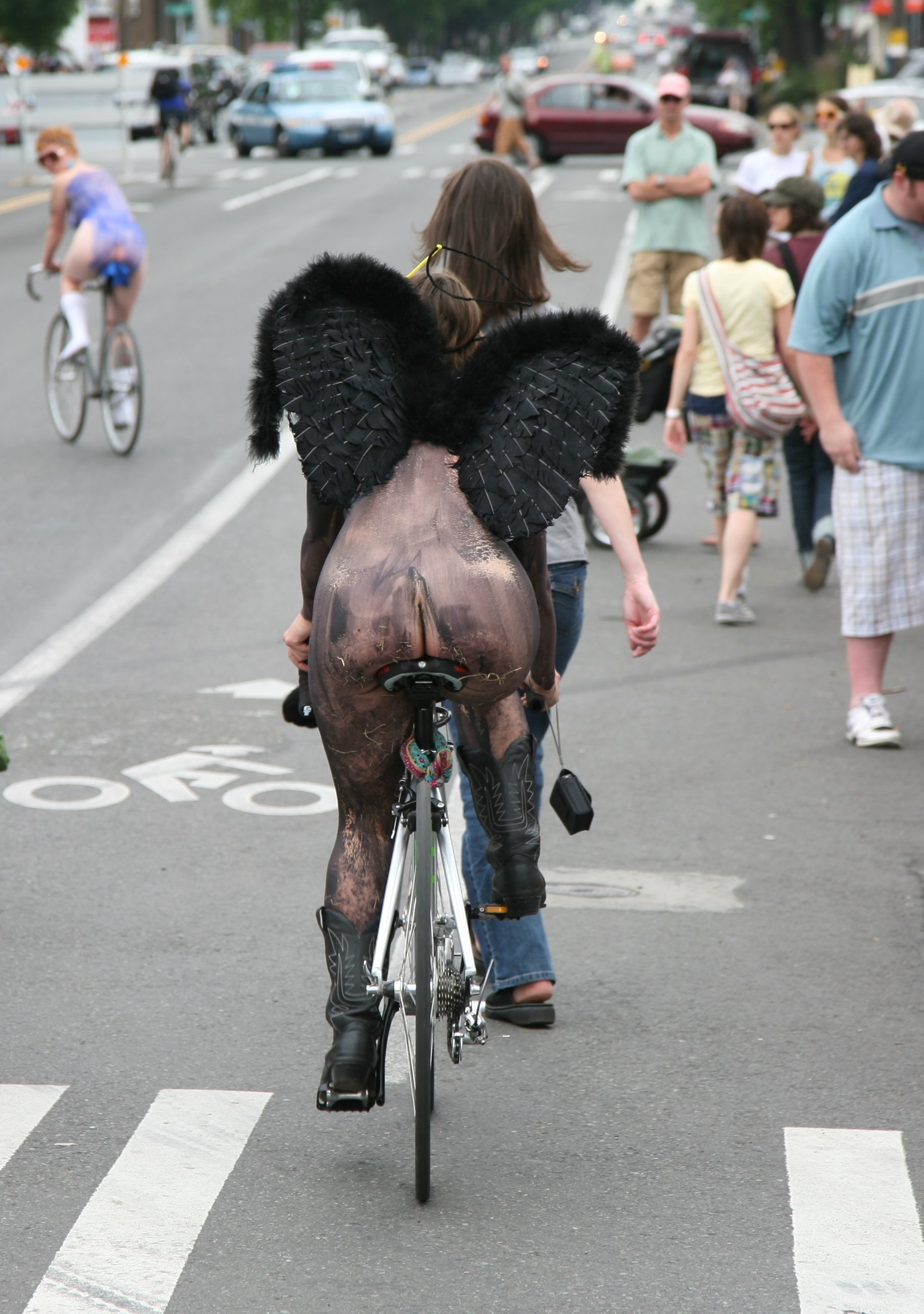 1829x2599, 549 Kb / Ангел, велосипед