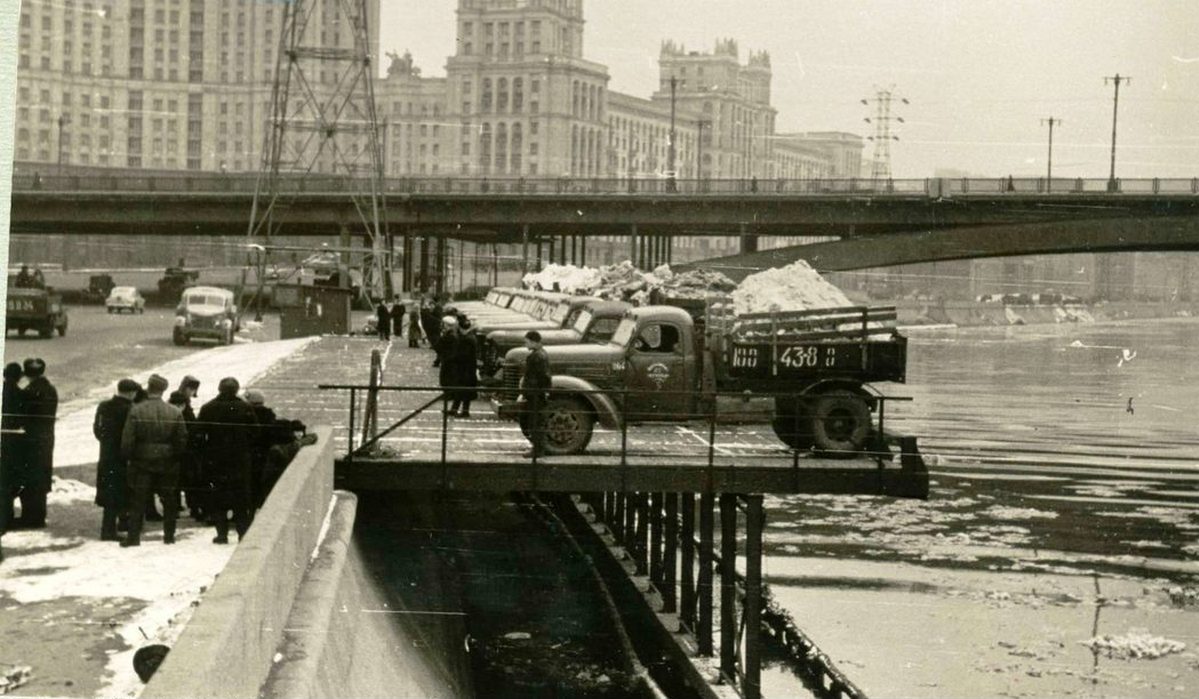 1199x699, 147 Kb / москва, автомобиль, снег, ч/б